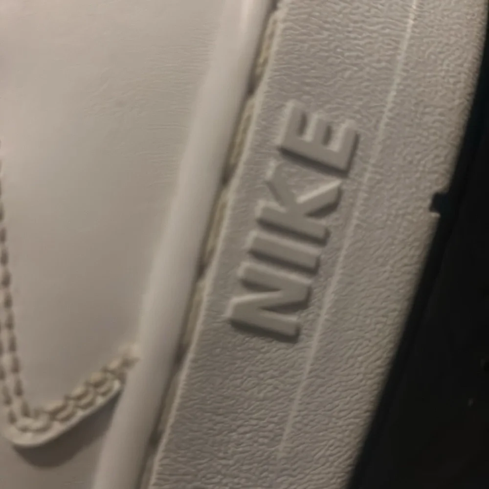 THE NIKE SB DUNK LOW "TRIPLE WHITE" - Picture 3 of 12